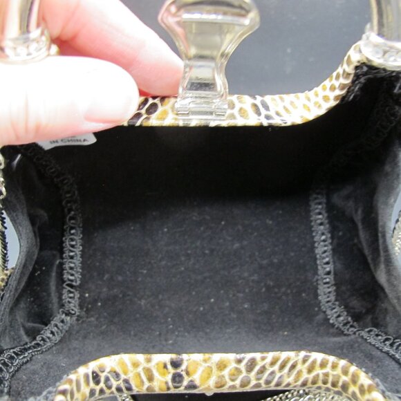 Hard clamshell clutch with snakeskin look leather cover and sequined clasp - Picture 8 of 8